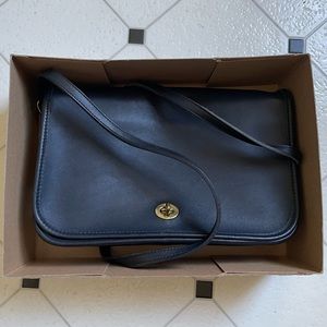 Vintage 1980s Coach 9635 Navy Convertible Clutch